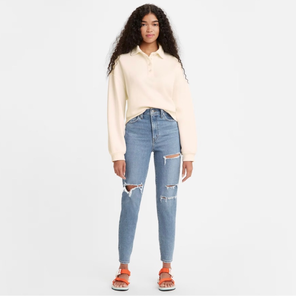 NWT Levi’s Mom Jeans